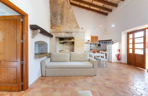 Vilafranca de Bonany Apartment | SA FRANQUESA VELLA - JOSÉ DESPUIG -Bright apartment with shared pool and free wifi