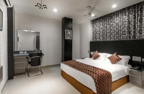 Perambur Purasavakam Hotel | Saaral Residency