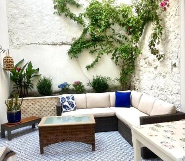 Ayvalik City Center House | Saatli Cami Houses