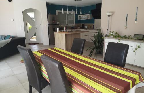 Chateau-l'Eveque House | Sabat