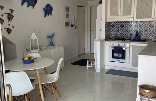 Sabaudia Villa | SABAUDIA CENTRO, Small villa surrounded by greenery on the lake