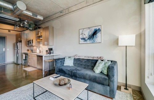Warehouse District Apartment | Sable 803 - Alcove