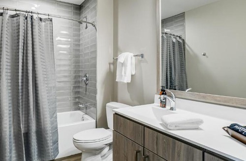 Warehouse District Apartment | Sable 803 - Alcove