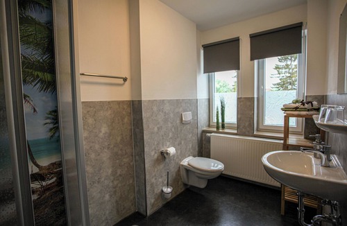 Großengottern Apartment | Sacher´s Quartiere - modern, close to Hainich, Unstrut cycle path and city trips