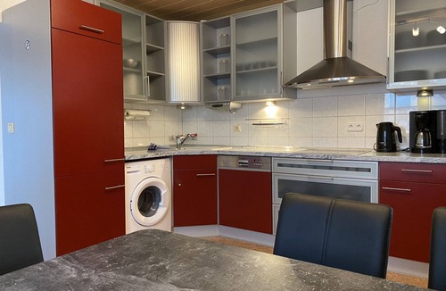 Schwandorf Apartment | (SAD141) Bright workers rental with porch