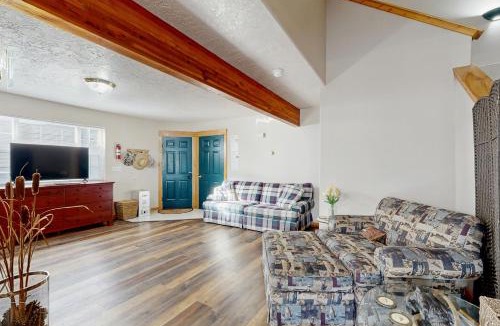 Bozeman House | Saddle Peak Outpost- Unit A & B