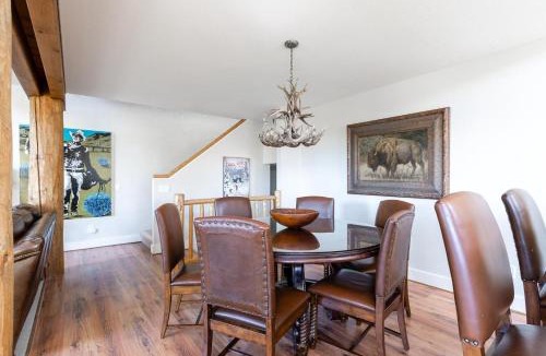Saddle Ridge Apartment | Saddle Ridge V2