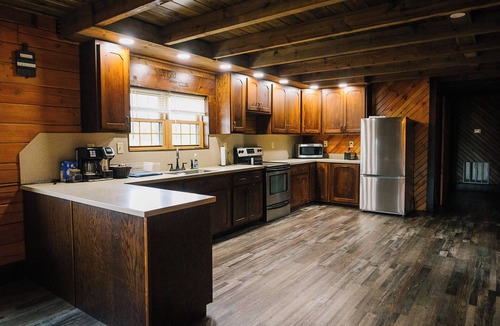 Windsor Cabin | Saddleview Cabin