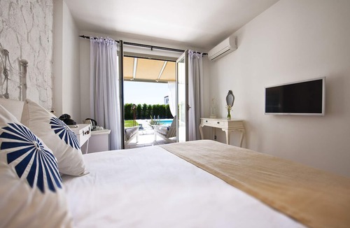 Hacımemis Hotel | Sade Alacati Hotel