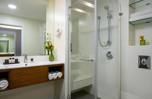 Be'er Ya'akov Hotel | Sadot Hotel Ben Gurion Airport - an Atlas Boutique Hotel
