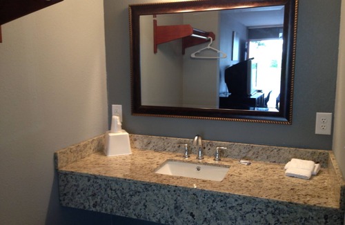 Murfreesboro Hotel | Safari Inn