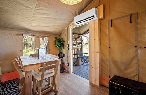 Williamstown RV Rental | Safari Tent D at Eden Reserve - Near Ark