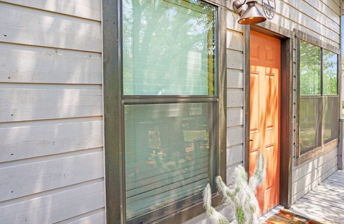 Dripping Springs Cabin | Safari Treehouse w/Fire Pit, Grill & Seasonal Creek Views in Dripping Springs