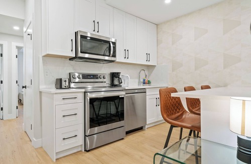 Mount Pleasant House | Safe and Prime location - 5 mins to downtown