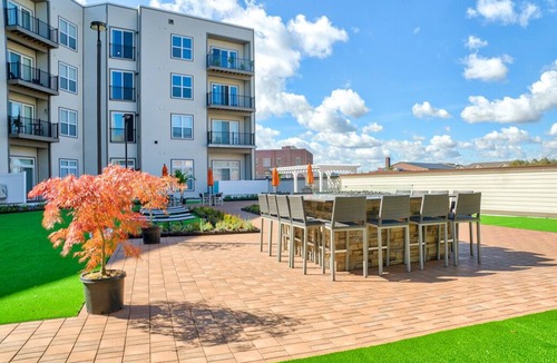Seward Place Apartment | Safe and Secure Downtown location! Close to Proctors and Jay Street Market!