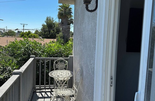 Granada Hills South House | Safe clean