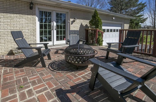Buechel House | Safe, Comfortable, Clean & Convenient! - Make your stay memorable & Book Now!