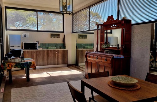 Windhoek Apartment | Safe, peaceful self-catering unit in Omeya Golf Estate.