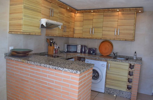 Pruna Apartment | SAFE & SECURE CASA DALI PRIVATE POOL & PATIO AREA.n90 night minimum booking