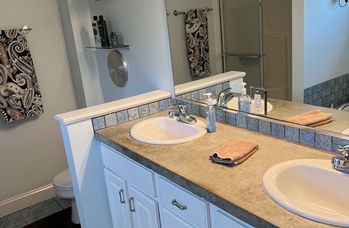 Davenport House | Safe & Spacious 3BR/3BA family and pet friendly home near TBK sports complex