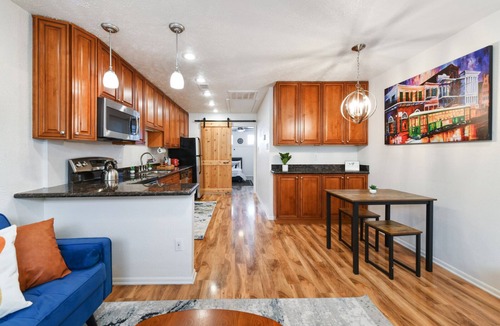 Faubourg Delassize Condo | Safe, Walkable Uptown Luxury on St. Charles