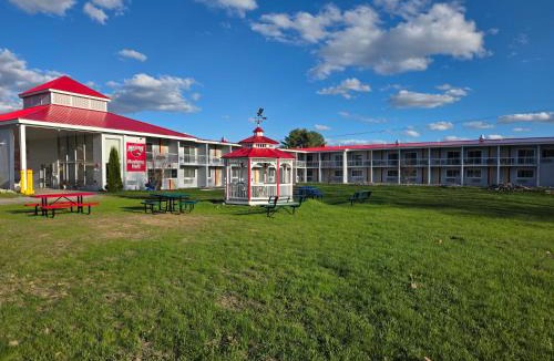 Auburn Hotel | Saffron Inn