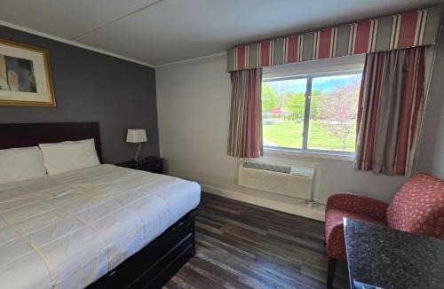 Auburn Hotel | Saffron Inn