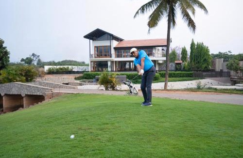 Kodalagurki Villa | SaffronStays Niranta- Villa in Golfshire, Nandi Hills