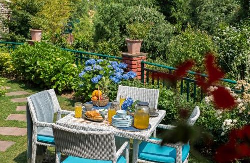 Kaul Villa | SaffronStays Plaksha - 2BR pet-friendly homestay with Himalayan views, verandah dining & bonfire near Chauli ki Jali