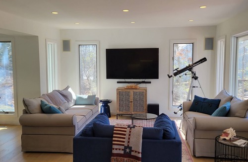 Noyack House | Sag Harbor - Beautiful 5BR, 3.5BR home with heated pool, wooded private backyard