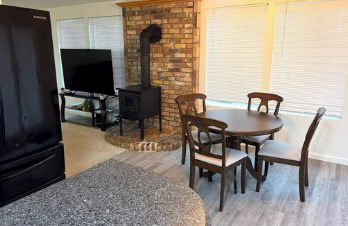 Sandy House | Sagar BnB - Comfy 5-bed 3-bath house ~30mins from Ski/Hiking areas, Sandy, UT.