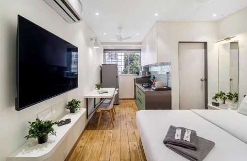 Pali Hill Apartment | Sage - Cozy Chic Well-Equipped Studio in Bandra