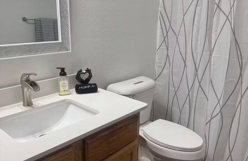 Centerton House | Sage & Sol - Min. to trails, WalMart HQ, Downtown