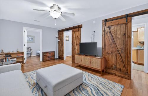 Saint Simons Heights House | Sago Palm Cottage
