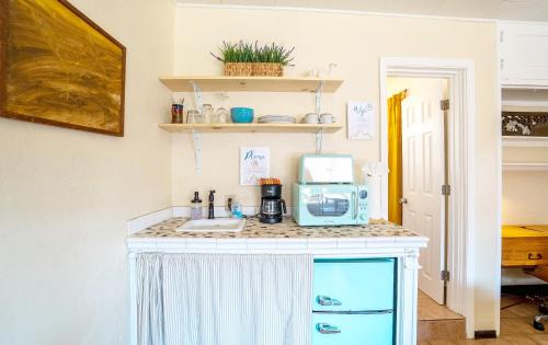 Sam Hughes House | Saguaro Suite - Historic Guesthouse 2 Blocks from the UofA