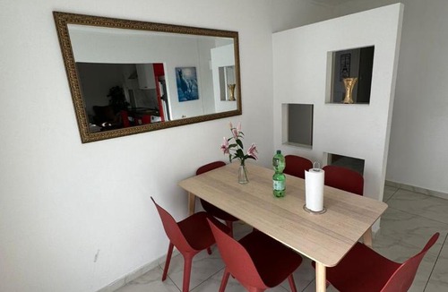 Obermenzing Apartment | Sahara Falcon