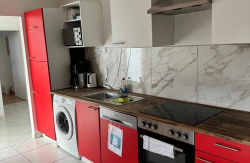 Obermenzing Apartment | Sahara Falcon