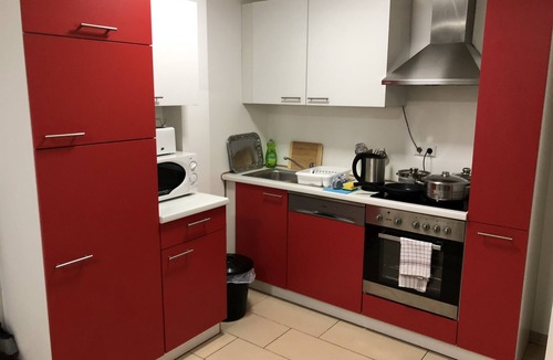 Obermenzing Apartment | Sahara Falcon