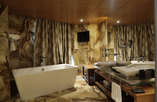Vile Parle East Hotel | Sahara Star