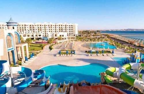 Sahl Hasheeh Apartment | Sahl Hasheesh Finest Chalet - Gravity resort beachfront family 2 bedroom - garden pools view waterpark NON EGYPTIAN ONLY