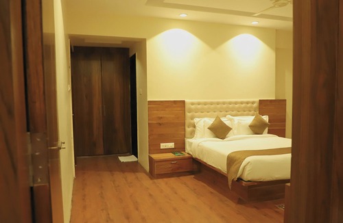 Shirdi Hotel | Sai Neem Tree Hotel