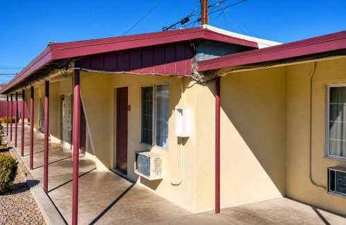 Lancaster Hotel | Sai Park Motel