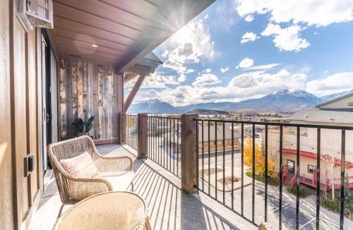 Dillon Apartment | Sail Lofts #303