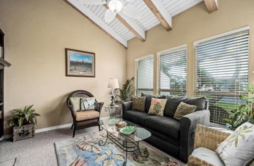 Rockport Apartment | Sailing Windward