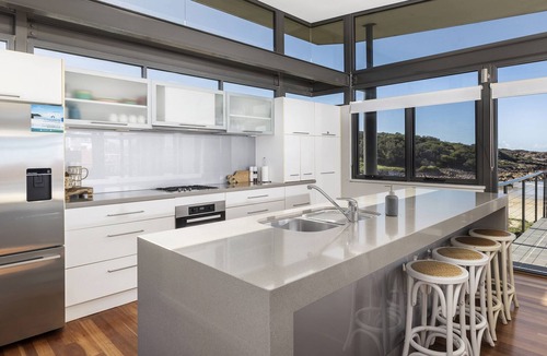 Boat Harbour House | Sails on the Beachfront is the ultimate contemporary, luxurious.