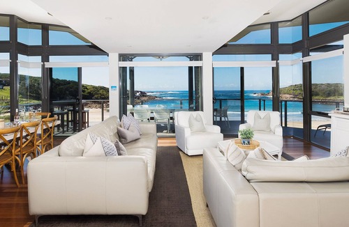 Boat Harbour House | Sails on the Beachfront is the ultimate contemporary, luxurious.