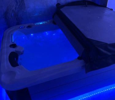 Rouen City Centre Apartment | Saint-Amand - Jacuzzi 2 places