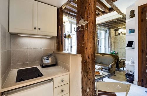 Saint-Thomas-d'Aquin Apartment | Saint Germain Beautiful Sudio