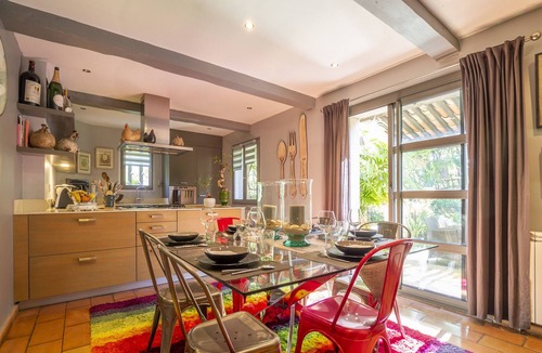 Eyragues Villa | Saint Lary en Provence - spacious holiday house with beautiful prive pool