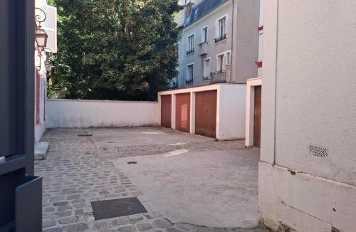 Saint-Mande Apartment | Saint-Mandé studio, proche metro Ligne 1 & Paris Centre, Wifi rapide, Ideal couple, télétravail